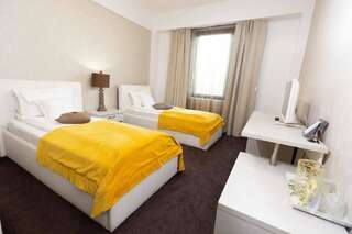 Отель Hotel Evianne Boutique Галац Двухместный номер с 2 отдельными кроватями и основными удобствами-6
